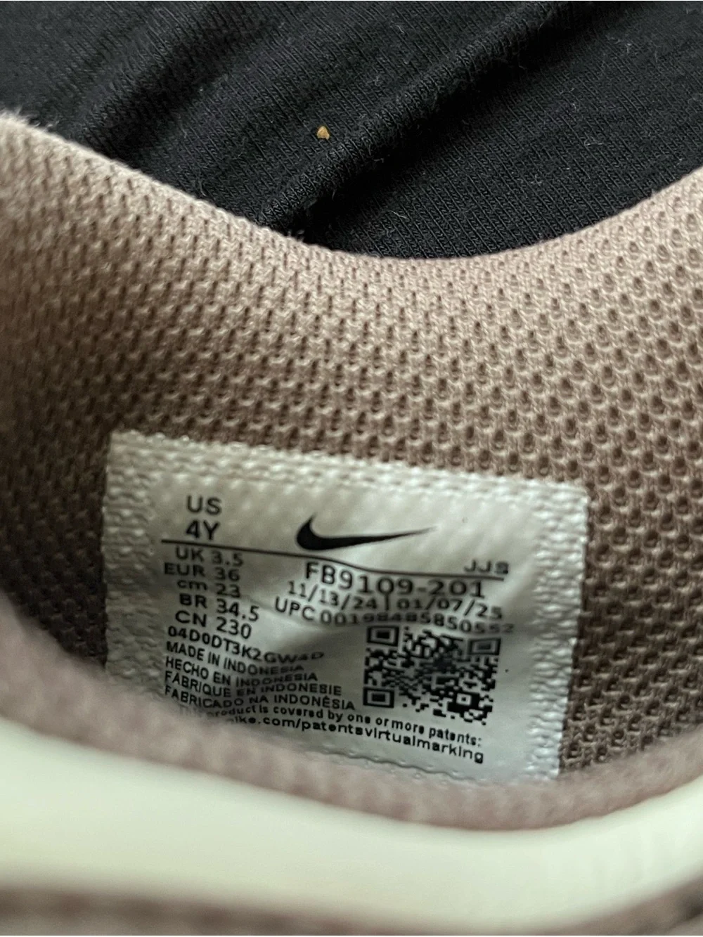 Nike Kids Low-Top Sneakers in Cream, Pink & Brown